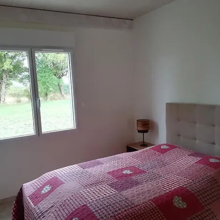 Vakantiehuis Fermette Renovee Spacieuse, Calme Et Lumineuse *