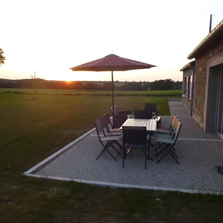 Vakantiehuis Fermette Renovee Spacieuse, Calme Et Lumineuse Le Vigeant